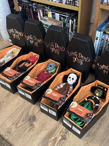 Set living dead - dead, dolls
