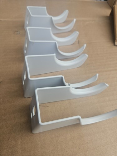 Column radiator brackets - 3,