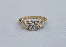 QVC DIAMONIQUE 14CT YELLOW GOLD 2CT CUBIC ZIRCONIA TRILOGY RING 2.5g - SIZE M