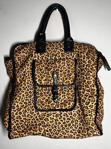 Large leopard print shoulder - print,