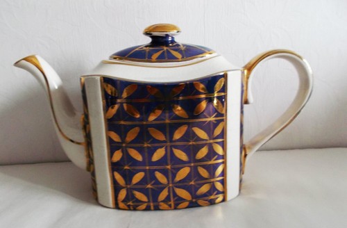 Arthur wood pentland teapot - wood,