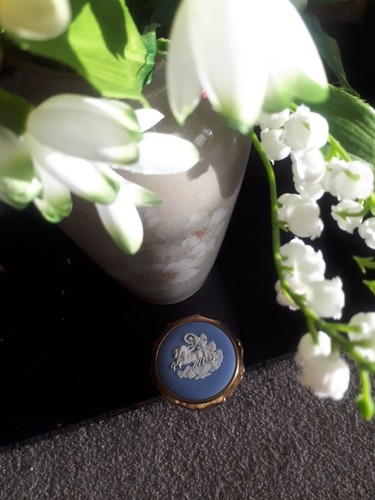 Wedgewood stratton blue white - stratton,