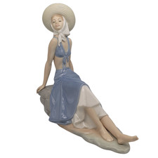 Lladro Nao Woman in Sun Hat