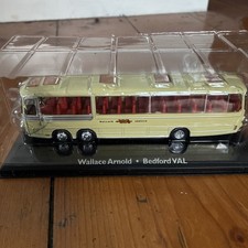 Classic Coaches Bus Atlas 1/72 Bedford VAL Wallace Arnold 