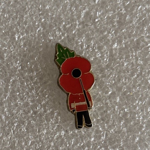 Rare poppy remembrance pin - *rare*,