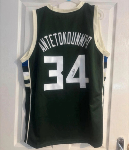 Milwaukee bucks giannis - milwaukee,