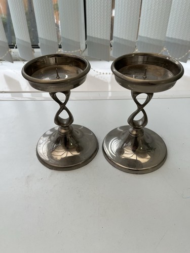 Pair s metal twisted - &,