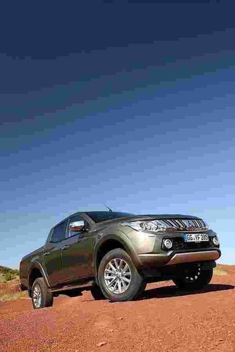 Mitsubishi l200 double - mitsubishi,