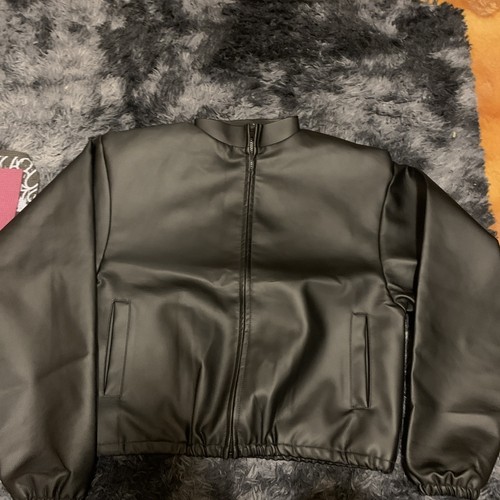 Brand new unisex yeezy - new,