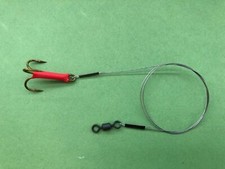 5 X PIKE TRACES SINGLE TREBLE HOOKS 20LB WIRE CHOICE OF BARBED / SEMI-BARBED