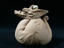 C0670 / Pottery / Dragon Style