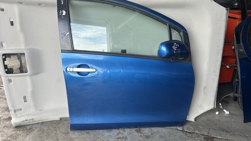 Toyota yaris front door right - front,