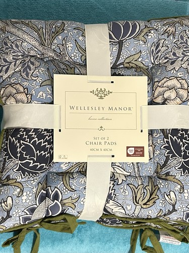 Wellesley manor william morris - wellesley,