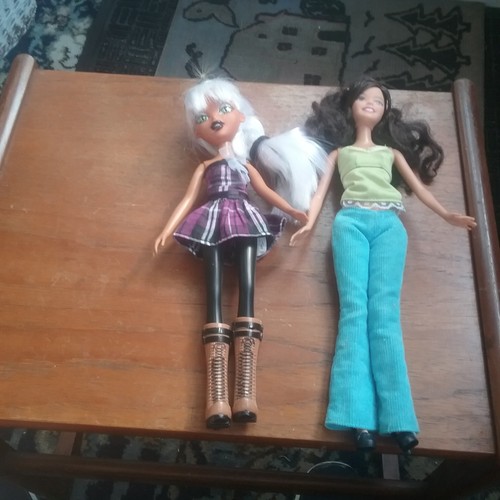 Two bratz girls - two, 1999