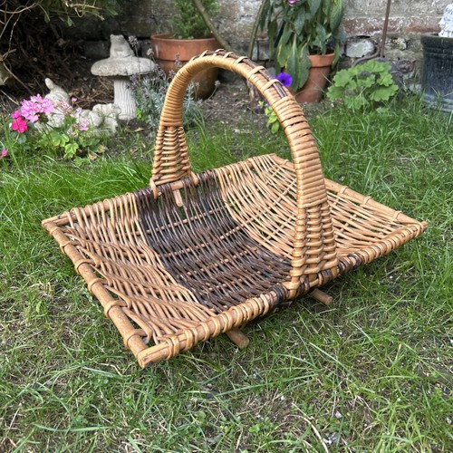 Stunning wicker trug handwoven - stunning,