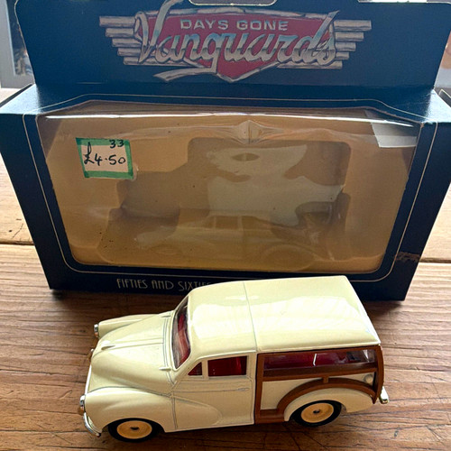 Lledo vanguards morris minor - morris,