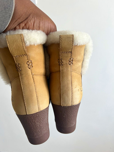 Ugg waterproof suede - suede, shearling