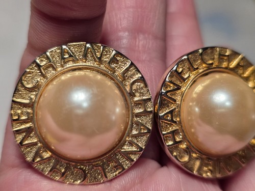 Vintage chanel faux pearls - faux,