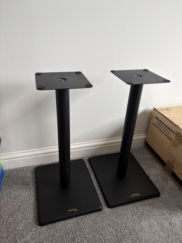 Target speaker stands - target,