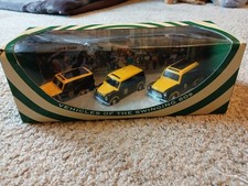 Lledo Vehicles of the Swinging 60s Ringtons Tea VANS Die-Cast Model Set