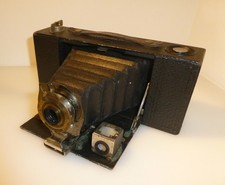 ANTIQUE KODAK No2 FOLDING POCKET BROWNIE , COLLECTABLE DISPLAY PIECE.