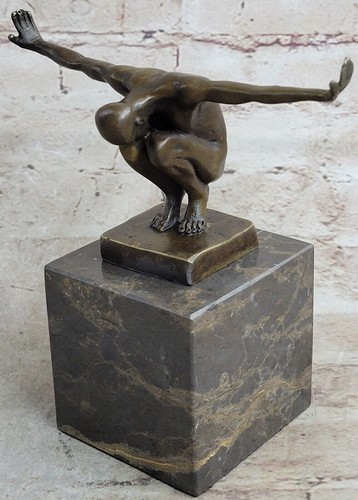 Modern bronze figure the - bronze,