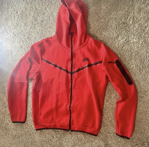 Old season nike sportswear - season,