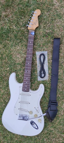 Squier strat white electric - se,