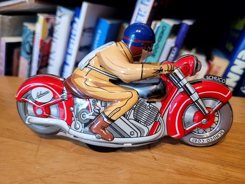 Very nice vintage - tin, wind