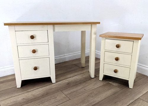 Dressing table with - dressing,
