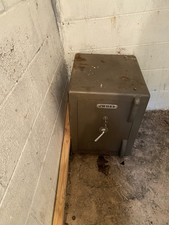 VINTAGE - CHUBB SAFE - WITH
