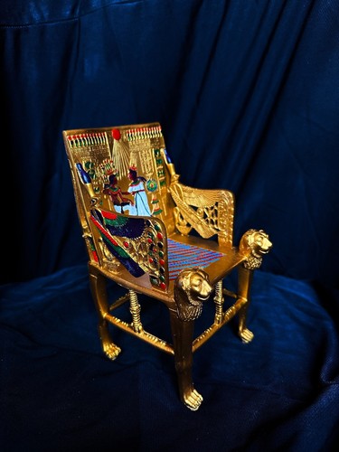 Tutankhamun lions throne - lions,