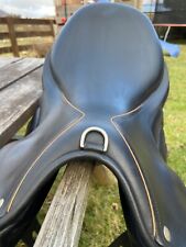 Childeric jump saddle 18” black