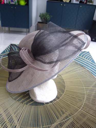 Stunning ladies tone wide - stunning,
