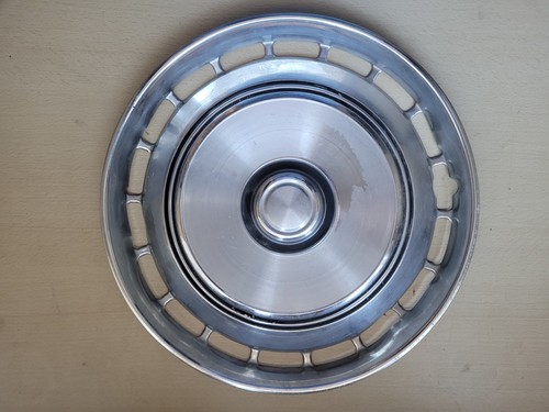 Ford granada hubcap - ford,