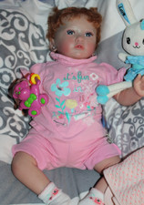 Abigali by Tuzio Ross, look