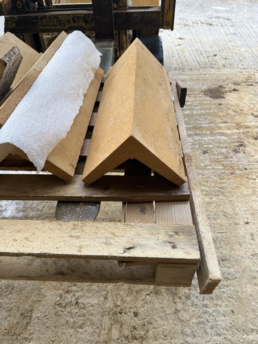 Stone ridge tile - ridge,