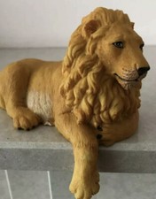 Shelf Edge Lion by The Gift