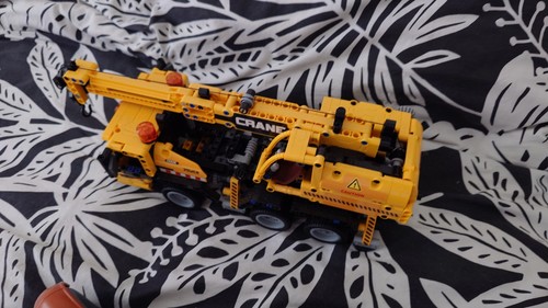 Cada small crane - cada, building