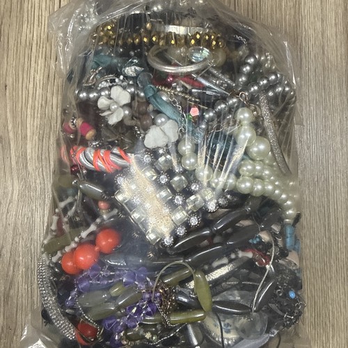 4kg broken costume jewellery - broken,