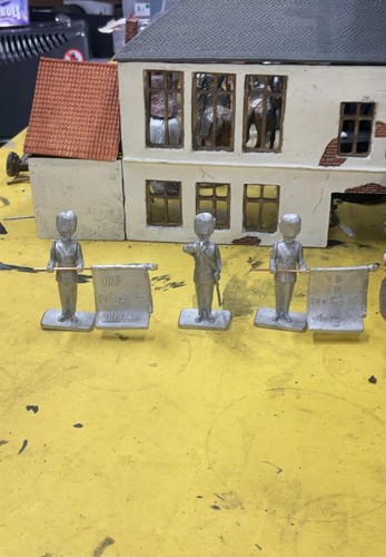 Unpainted metal 54mm pic - unpainted,