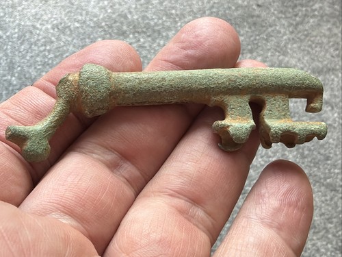 Medieval heavy bronze key - heavy,
