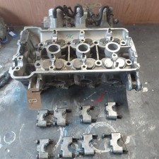 Triumph 955 cylinder head - triumph,
