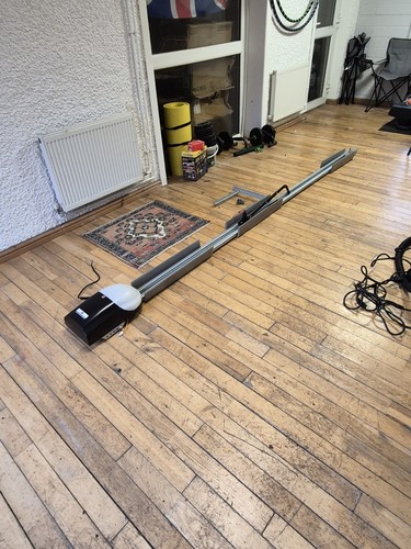 Electric garage door operator