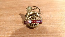 BRITISH RAILWAYS (LONDON MIDLAND) LION-OVER WHEEL CAP BADGE "STATION MASTER"