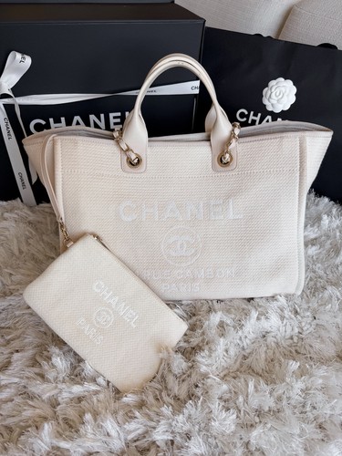 Chanel deuville medium tote - chanel,