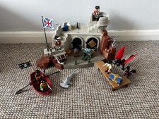 Playmobil 5139 Dungeon Fort with Soldiers, Canons, and Treasure Chest