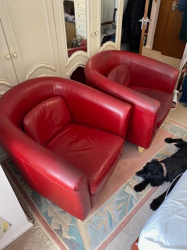 Pair leather tub - , chairs
