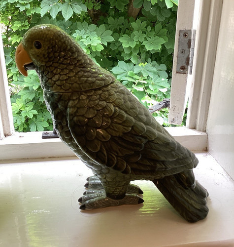 Unmarked ceramic parrot - unmarked,