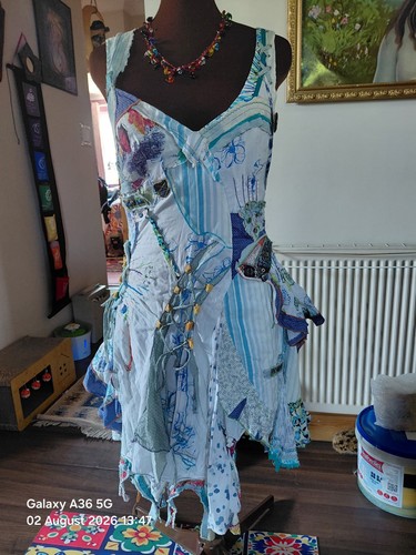 Stunning unusual dress - stunning,